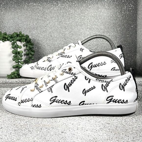 Guess Women's Low Top Sneakers White Faux Patent Leather Los Angeles 8.5 - Picture 3 of 10